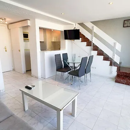 Skol 705. Two Bedrooms Duplex With Amazing Sea Views 马尔韦利亚