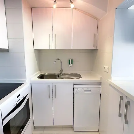 Skol 705. Two Bedrooms Duplex With Amazing Sea Views * 马尔韦利亚